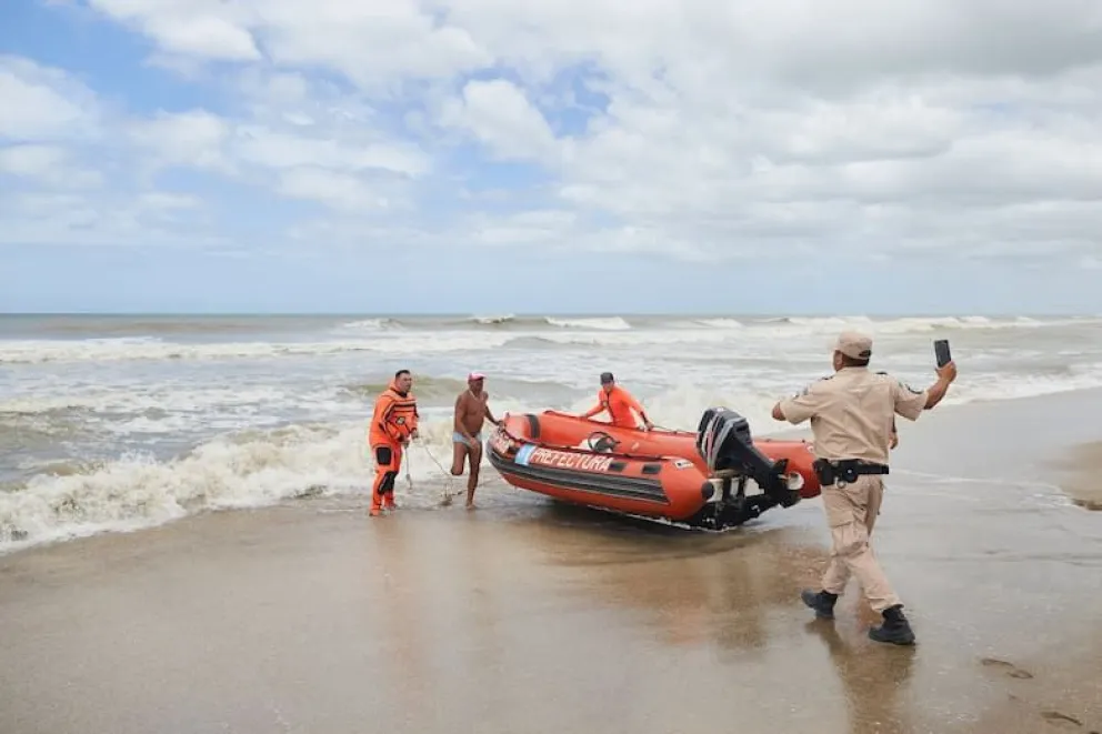 Encontraron El Cayak Que Usaban Los Pescadores Desaparecidos En Pinamar