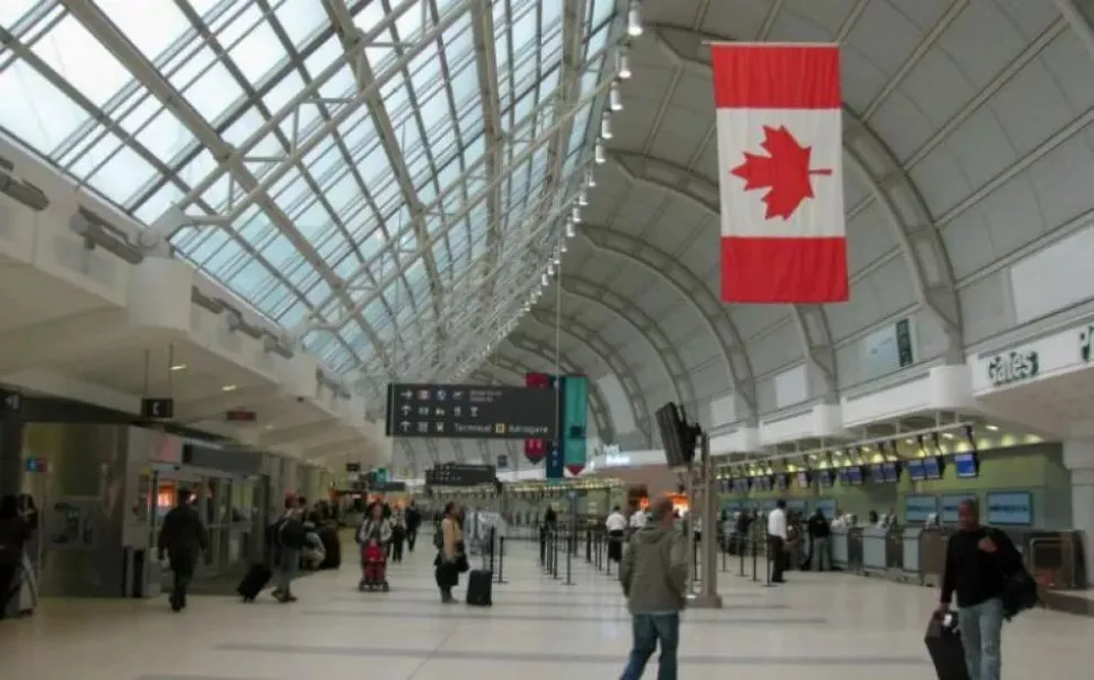 Canadá detectó dos pasajeros contagiados de la variante Ómicron