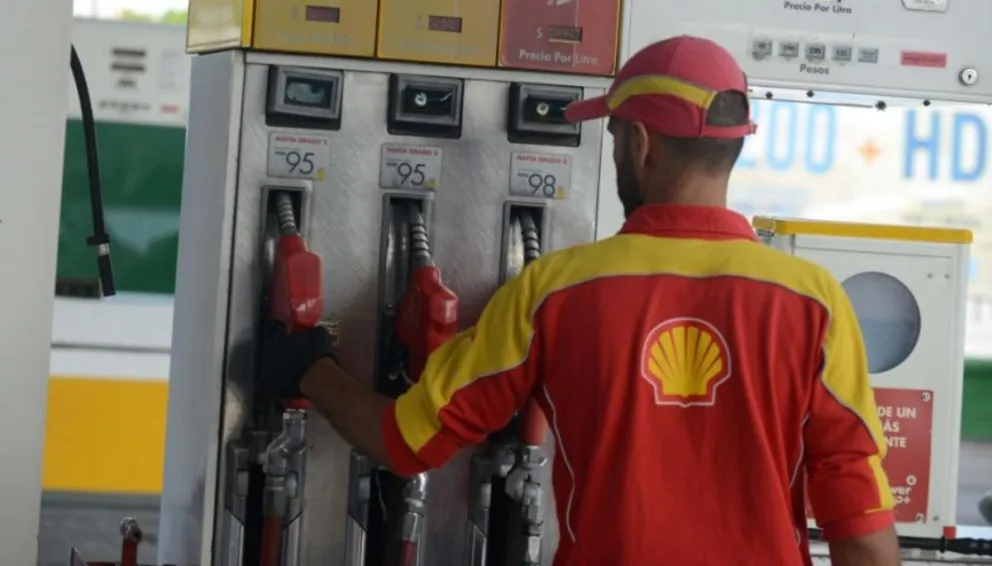 Aumenta la nafta: las estaciones de Shell subieron sus precios 15%