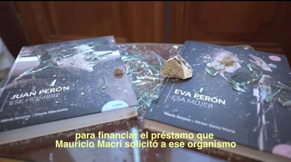 CFK mostró cómo quedó su despacho, evocó a Néstor y criticó al FMI