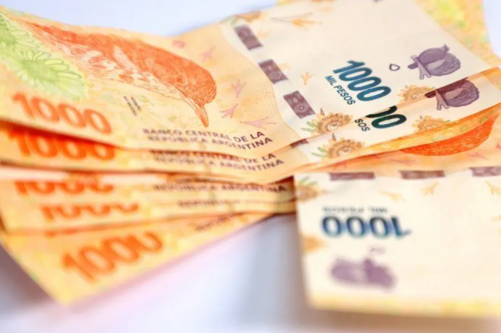 pesos-billetes-mil-1000-inflacion-tasa-interes-licua