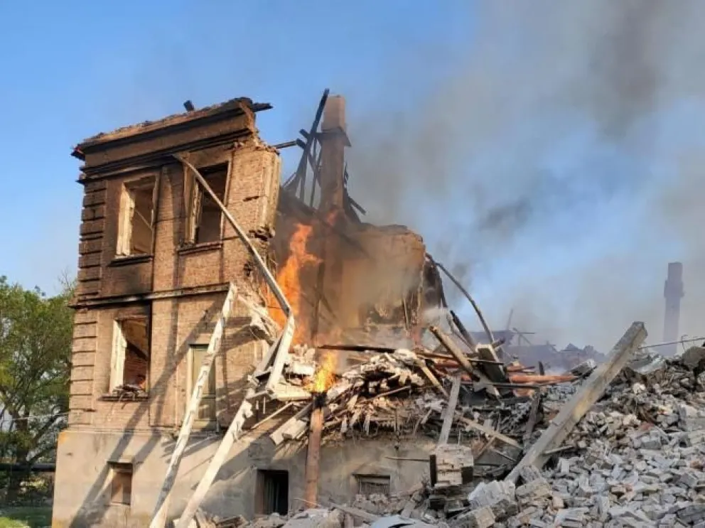 partially-collapsed-building-due-to-shelling-in-the-village-of-bilohorivka-2