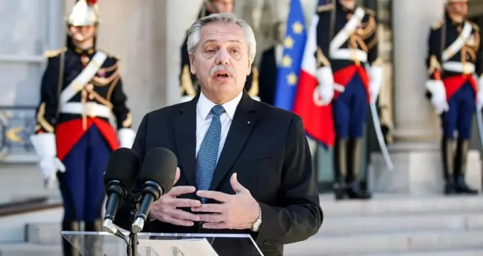 El presidente Alberto Fernández en Francia, durante su gira europea.