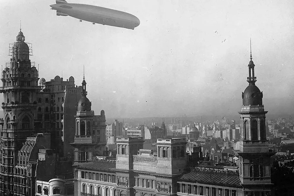Graf-Zeppelin-sobrevuela-Buenos-Aires-en-1934-14