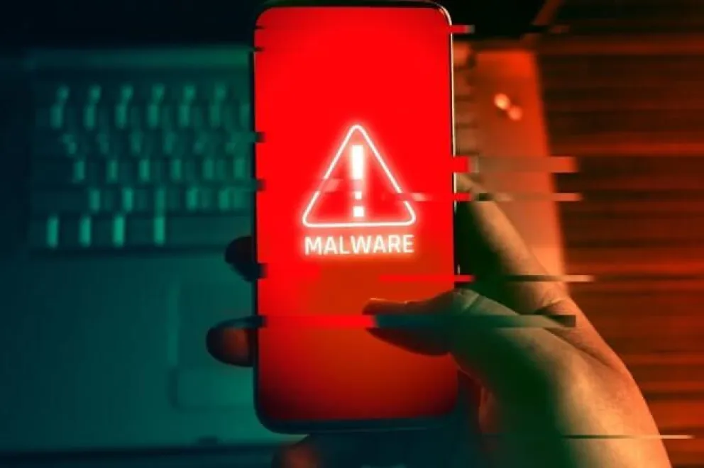 phone-hacked-malware-hackers-signs