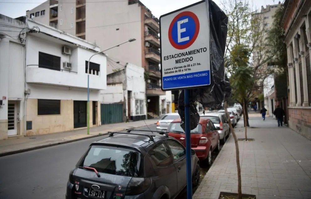 estacionamiento-pago-medida-fue-implementada-municipalidad-san-miguel-tucuman-foto-archivo-957172-09