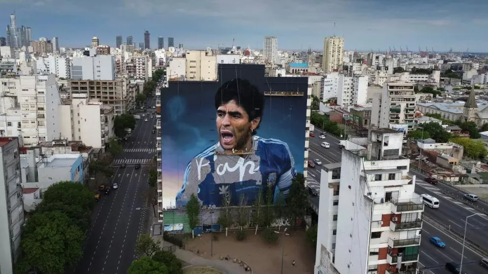 Uno de los tantos murales de Diego Maradona, está en la Ciudad de Buenos Aires.