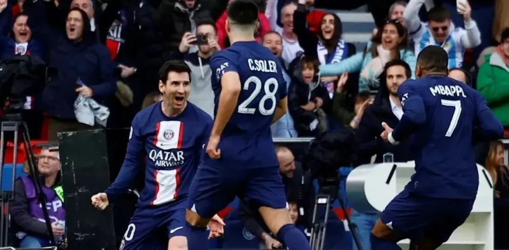 Messi le dio la victoria al Paris en la última jugada del partido ante el Lille