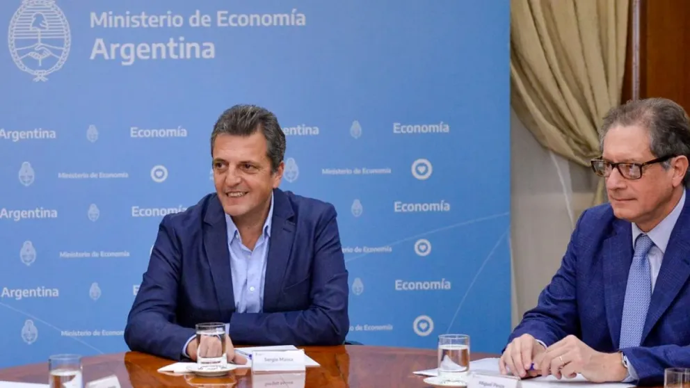 El ministro de Economía, Sergio Massa, y el presidente del Banco Central, Miguel Pesce, otra vez ante el desafío de suma