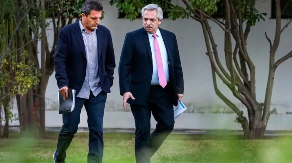 Alberto Fernández y Sergio Massa fueron denunciados penalmente por "incumplimiento de los deberes de funcionario público