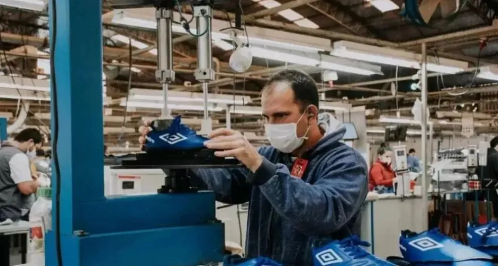 Asics empleo hotsell