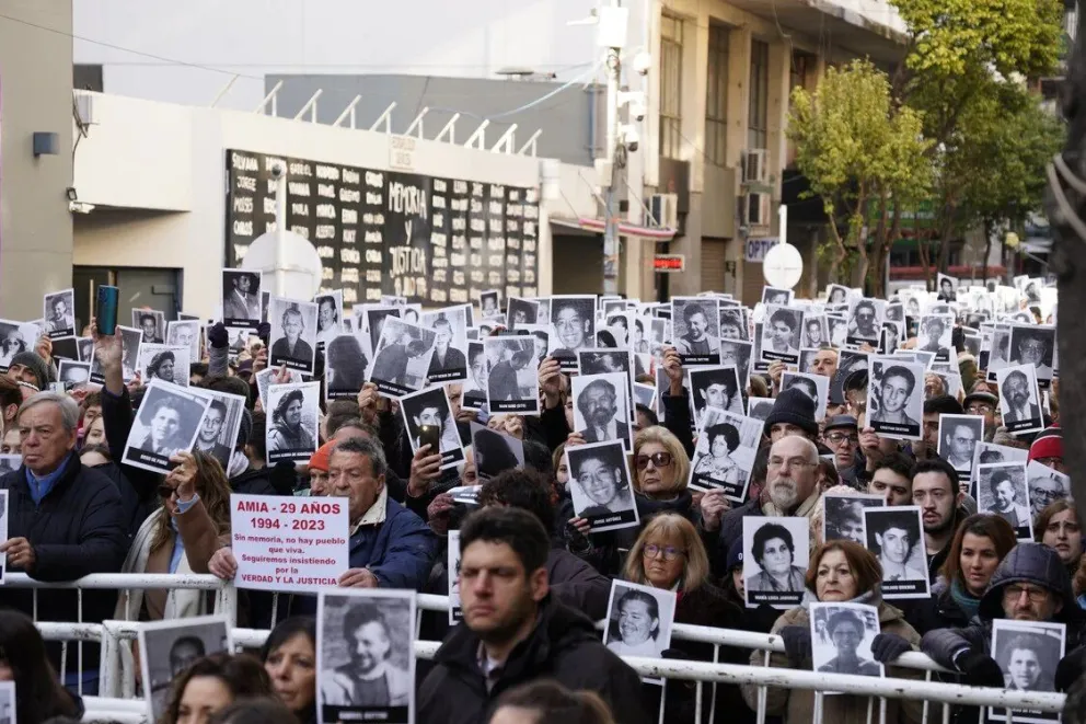  "29 años de vergonzosa impunidad", la AMIA renovó el pedido de justicia