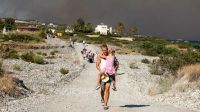 Turistas fueron evacuados de la Isla de Rodas por los incendios