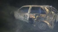 Le robó el auto a su ex novio y lo prendió fuego