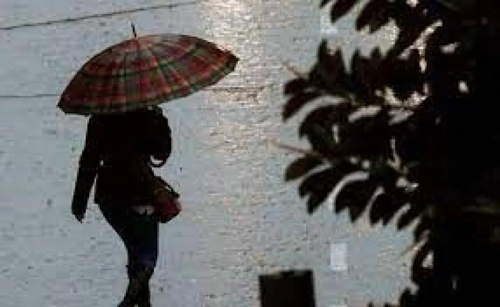 Emiten alertas por lluvias y viento: qué provincias son las afectadas