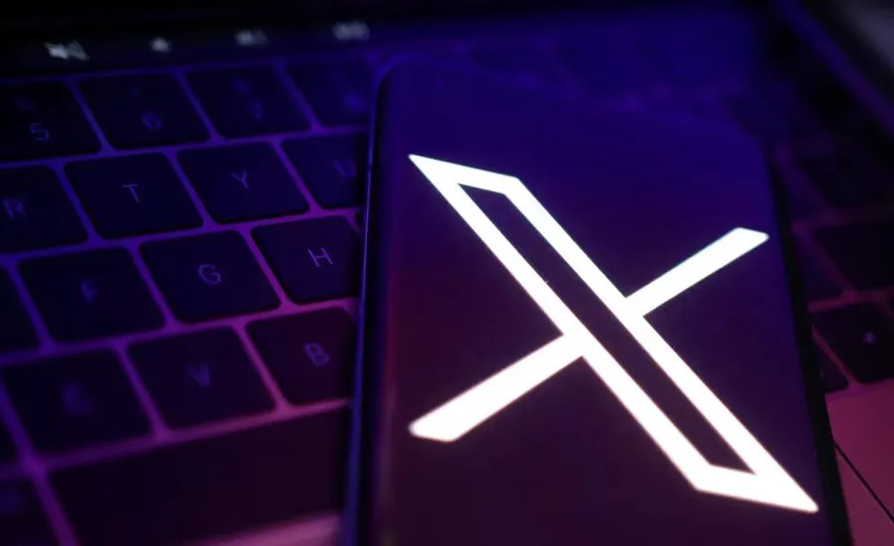 Qué significa la X, el logo que reemplazó al pajarito en Twitter