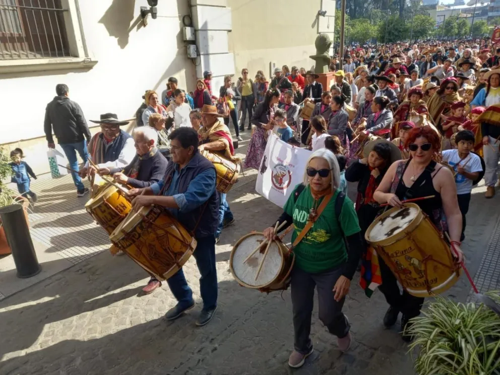 La Marcha De Los Bombos Vibró En Tucumán Losprimerostv 9813