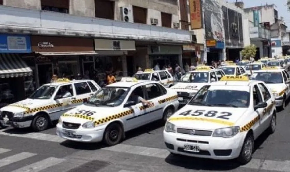 Taxistas autoconvocados protestarán contra Uber y realizarán varios cortes