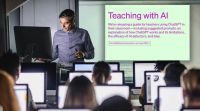 La guía para profesores se llama Teaching with IA.