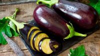 11 increíbles beneficios para la salud de comer Berenjena
