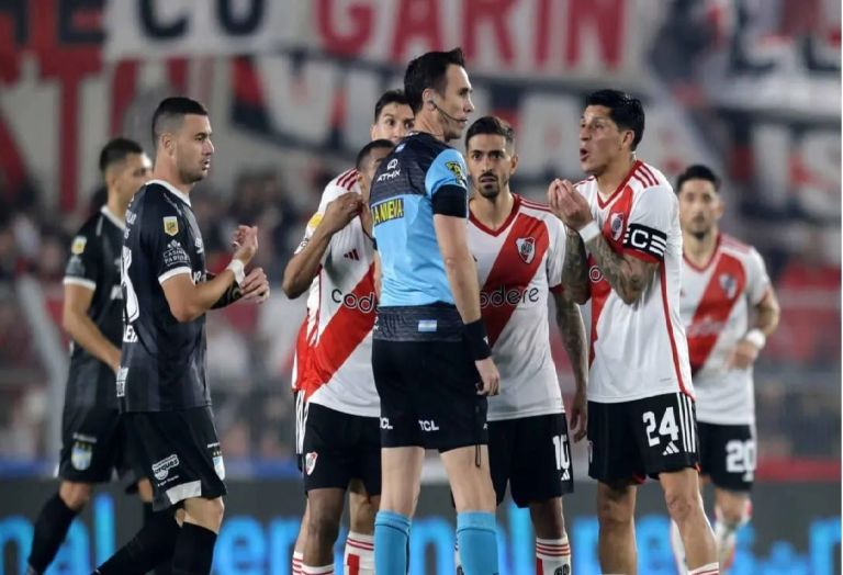 La Razón Por El Que Anularon El Primer Gol A River A Instancias Del VAR ...