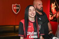 Nicki Nicole y Peso Pluma fueron juntos a la cancha