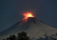 Chile sube a alerta naranja por incremento de actividad de volcán Villarica