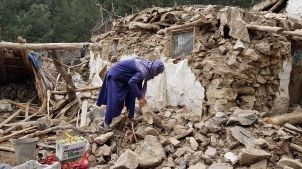 Un terremoto en Afganistán deja al menos 2.000 muertos