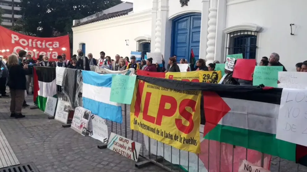 Tucumanos se congregaron en Casa Histórica para pedir por Palestina
