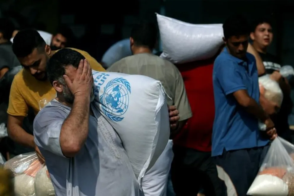 Palestinos de Gaza saquearon los almacenes de la ONU por falta de insumos y se teme que colapse el orden público