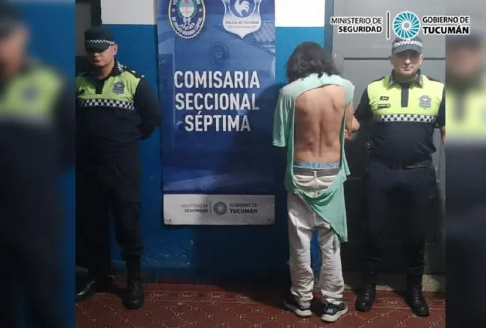 Resultó detenido por acosar e insultar a una joven en un drugstore