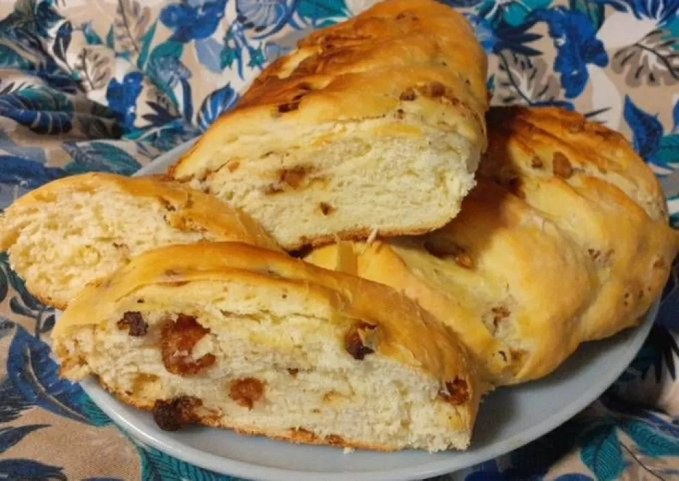 Una receta deliciosa y sabrosa de pan casero con chicharrón