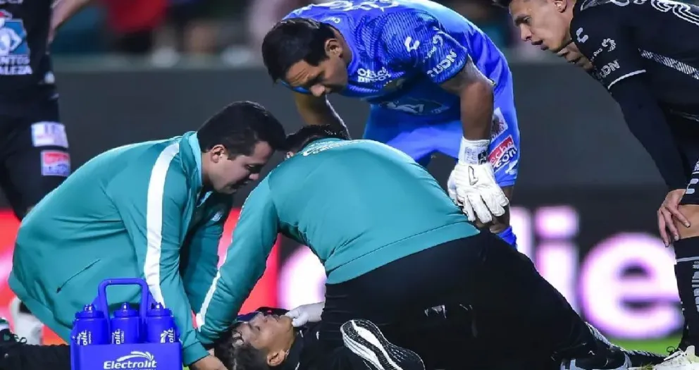 El jugador argentino que sufrió una convulsión en pleno partido tras recibir una patada