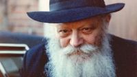 Quién era "el rebe de Lubavitch" cuya tumba visitará Javier Milei en Estados Unidos