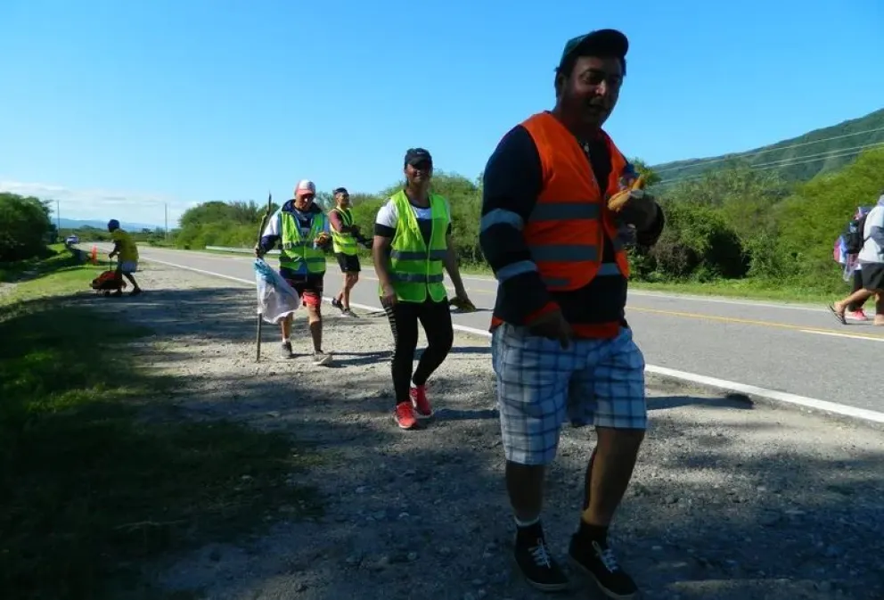 Precaución en la ruta a Catamarca por la presencia de peregrinos