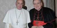 Francisco castigó a un cardenal conservador: le quitó el sueldo y un lujoso departamento