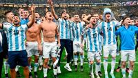 "Muchachos": fue al cine borracho y abrió un matafuego en plena película