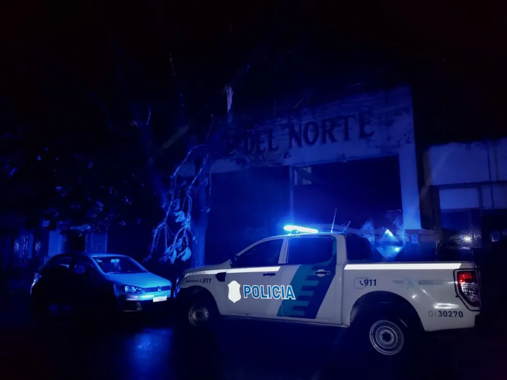 Colapsó el techo de un club en Bahía Blanca por el temporal: hay al menos 13 muertos