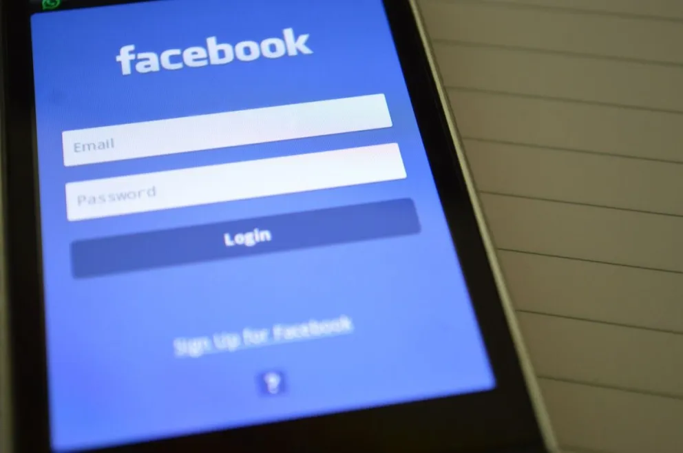 ¿Es seguro iniciar sesión con la cuenta de Facebook en otros sitios?
