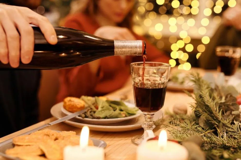 Alcohol en las fiestas: cómo sacar la resaca de Navidad rápido y fácil