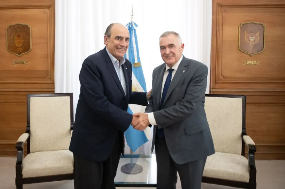 OPTIMISMO. El ministro del Interior Guillermo Francos y el gobernador tucumano Osvaldo Jaldo.