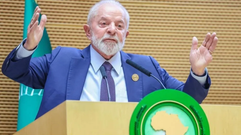 Luiz Inácio Lula da Silva, pronuncia un discurso durante la ceremonia de apertura de la 37ª Sesión Ordinaria de la Asamblea de la Unión Africana (UA) en la sede de la UA en Addis Abeba, febrero de 2024. © Ricardo Stuckert - AFP