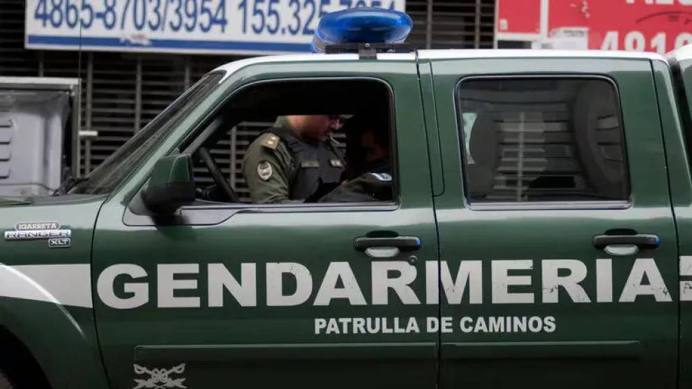 En Jujuy, efectivos de Gendarmería encontraron más de $10 millones en la mochila de un hombre que había ingresado al país por un paso no habilitado