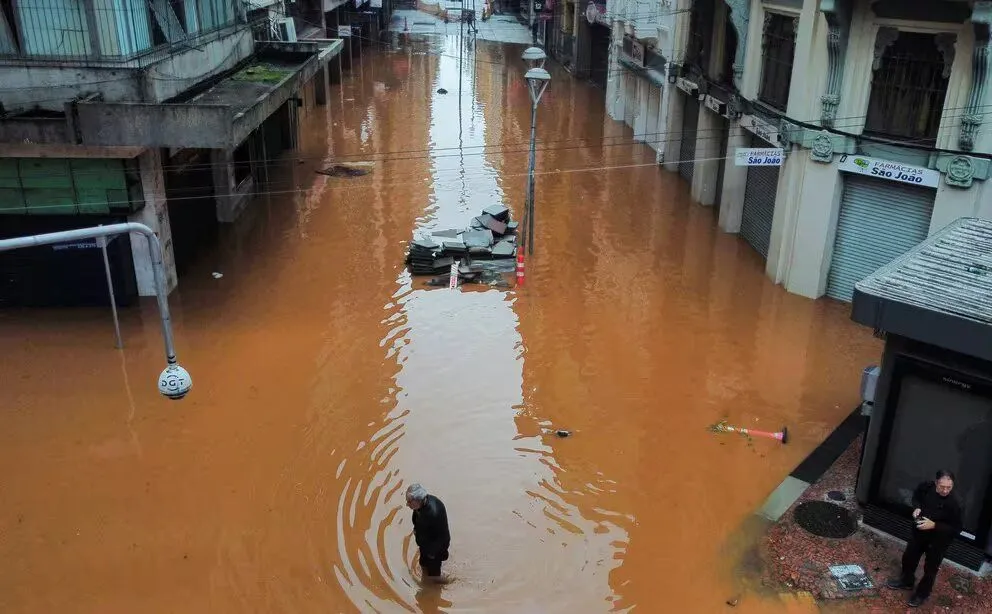 Se agrava la situación en el sur de Brasil por las fuertes lluvias que azotan a la región