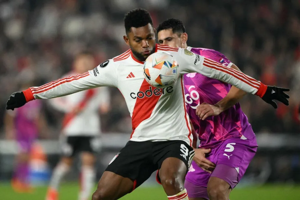 Con un doblete de Borja, River venció 2 a 0 a Libertad y tuvo doble premio  | LosPrimerosTv